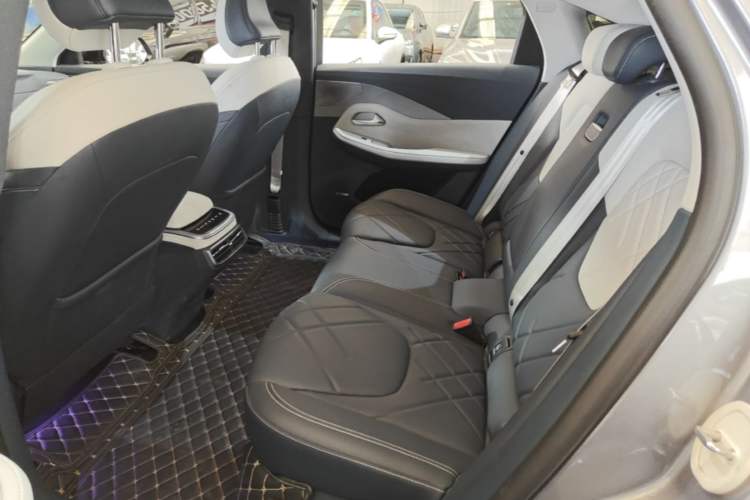 Used ARCFOX Alpha S 2023 650E Forest Edition PRO 175kw Left Rear Seat