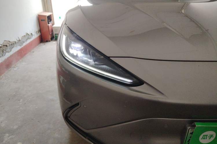 Used ARCFOX Alpha S 2023 525E Forest Edition 175kW Right Front Headlight