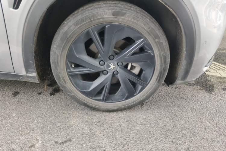 Used ARCFOX Alpha S 2023 735E+ Forest Edition 175kW Right Front Wheel Hub