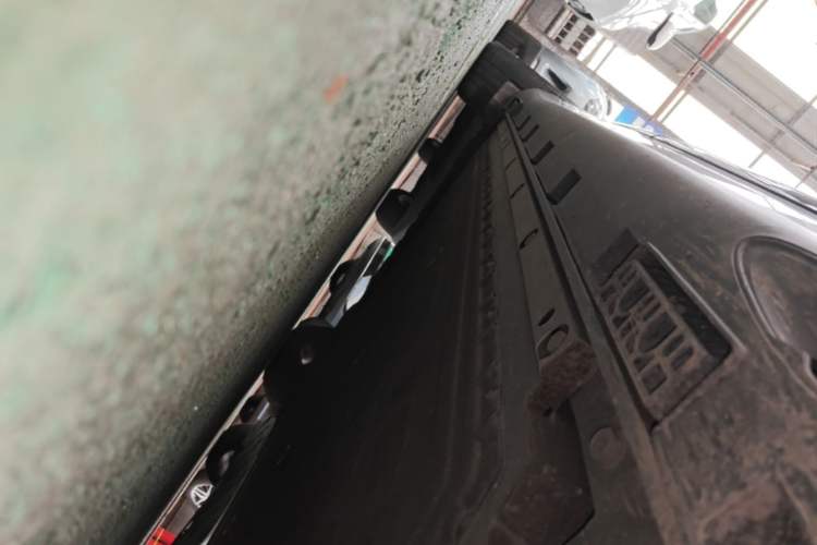 Used ARCFOX Alpha S 2023 650E Forest Edition PRO 175kw Right Side Sill
