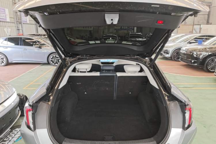 Used ARCFOX Alpha S 2023 650E Forest Edition PRO 175kw Trunk