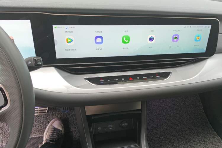 Used ARCFOX Alpha S 2023 735E+ Forest Edition 160kW Audio And AC Panel