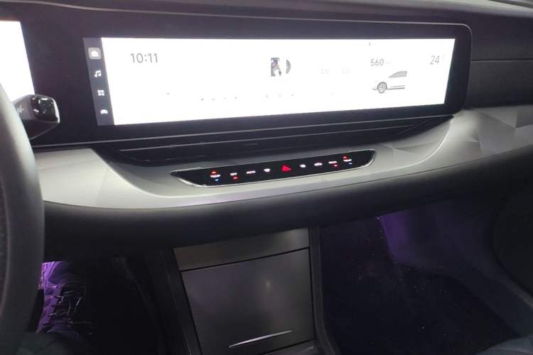 Used ARCFOX Alpha S 2023 650E Forest Edition PRO 175kw Audio And AC Panel
