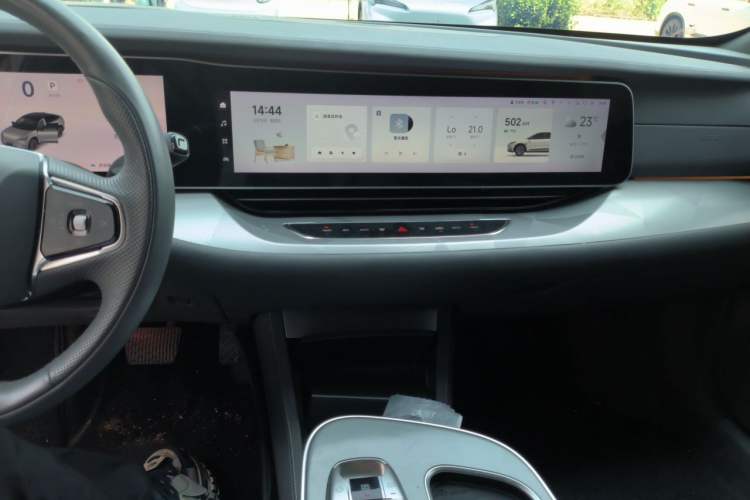Used ARCFOX Alpha S 2023 650E Forest Edition PRO 175kw Audio And AC Panel