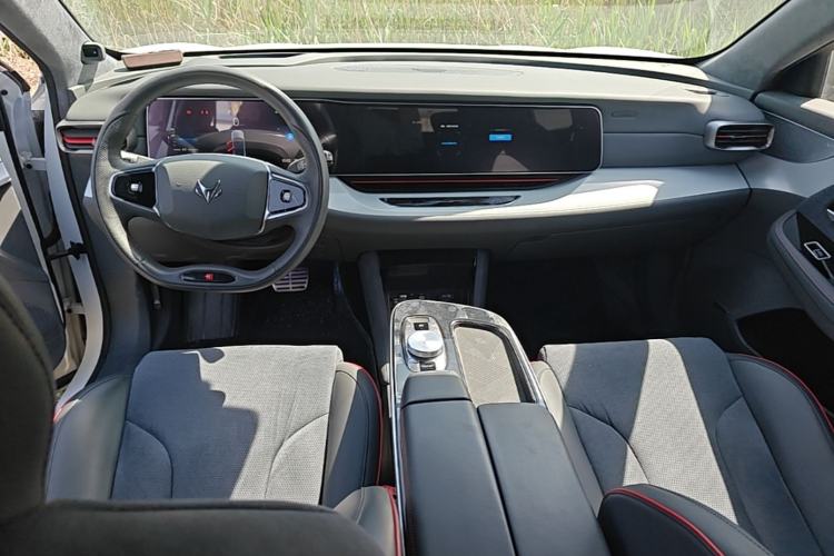 Used ARCFOX Alpha S 2023 Pioneer Edition Center Console