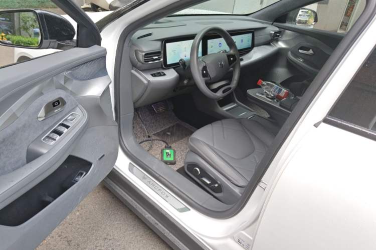 Used ARCFOX Alpha S 2023 735E+ Forest Edition 160kW Driver Seat