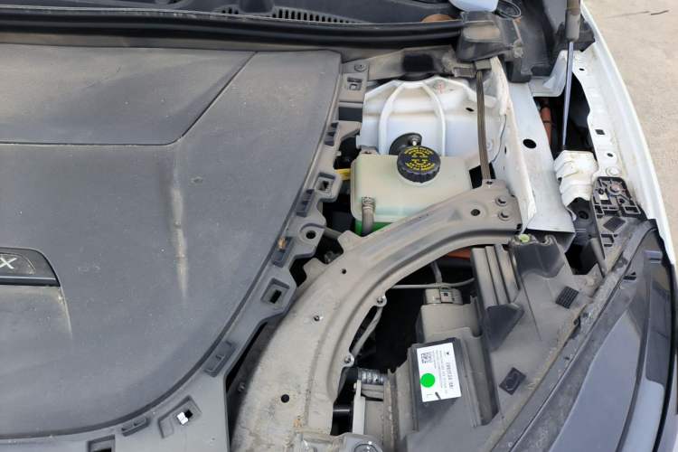 Used ARCFOX Alpha S 2023 650E Forest Edition PRO 175kw Engine Bay Left