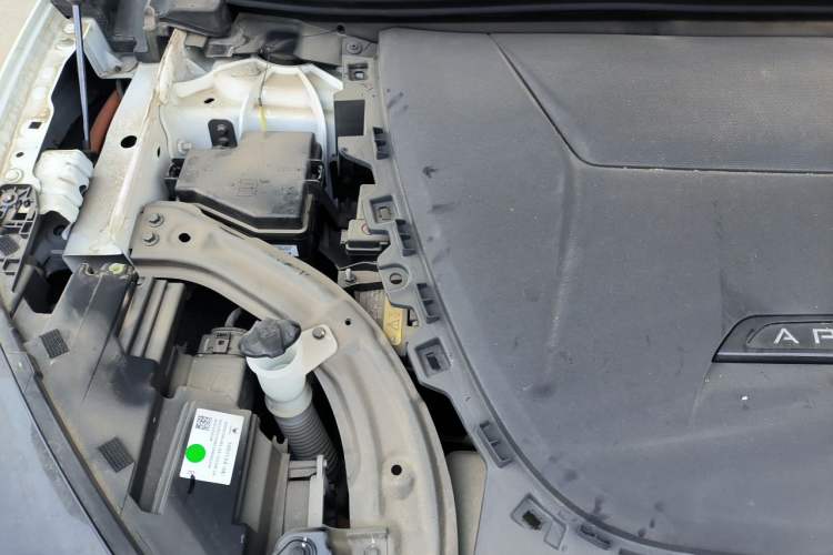 Used ARCFOX Alpha S 2023 650E Forest Edition PRO 175kw Engine Bay Right