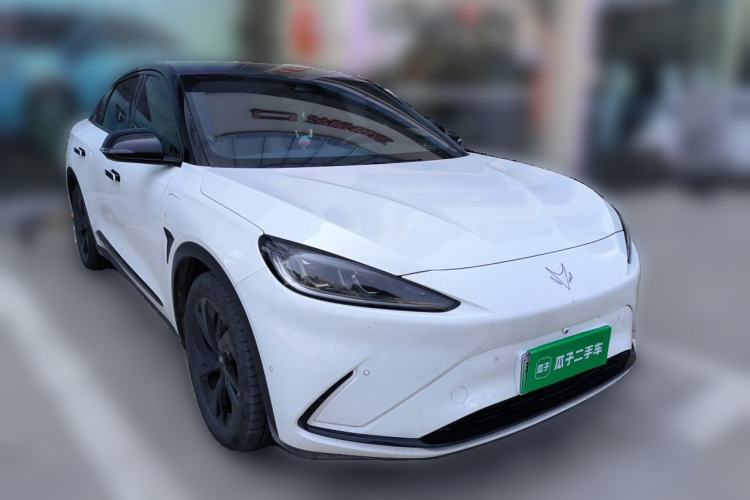 Used ARCFOX Alpha S 2023 650E Forest Edition PRO 175kw Front Right 45 Deg