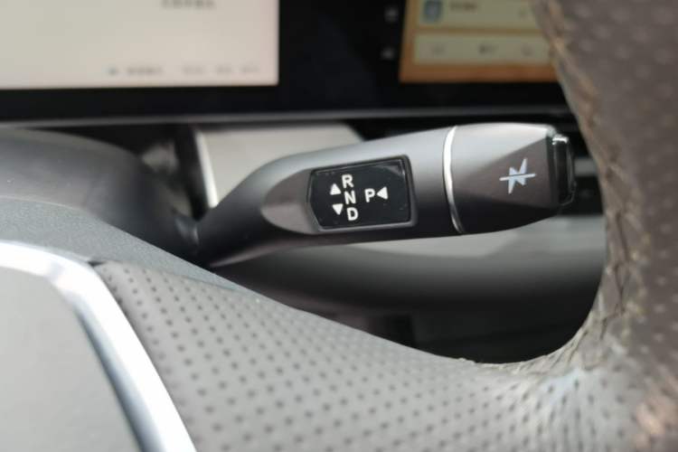 Used ARCFOX Alpha S 2023 735E+ Forest Edition 160kW Gear Lever