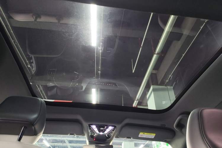 Used ARCFOX Alpha S 2023 650E Forest Edition PRO 175kw Headliner
