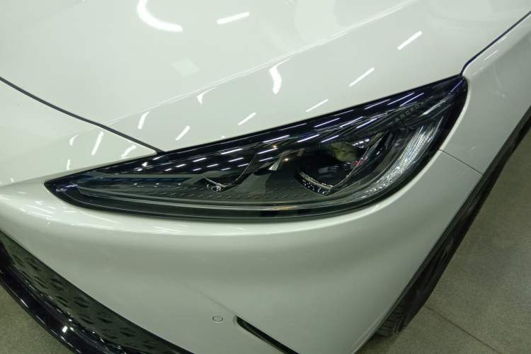 Used ARCFOX Alpha S 2023 525 Forest Edition 175kW Left Front Headlight