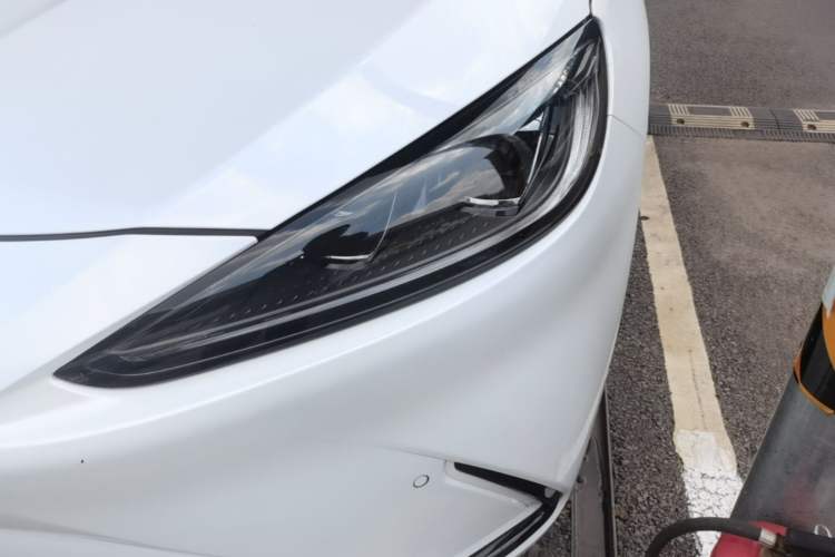 Used ARCFOX Alpha S 2023 735E+ Forest Edition 160kW Left Front Headlight