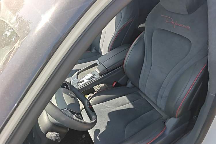 Used ARCFOX Alpha S 2023 Pioneer Edition Left Front Seat