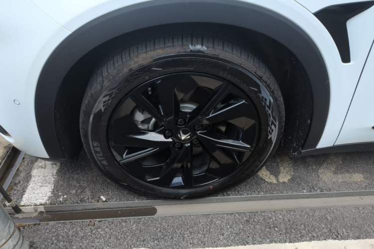 Used ARCFOX Alpha S 2023 735E+ Forest Edition 160kW Left Front Wheel Hub