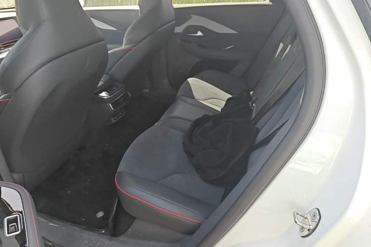 Used ARCFOX Alpha S 2023 Pioneer Edition Left Rear Seat