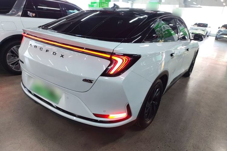 Used ARCFOX Alpha S 2023 650E Forest Edition PRO 175kw Rear Right 45 Deg