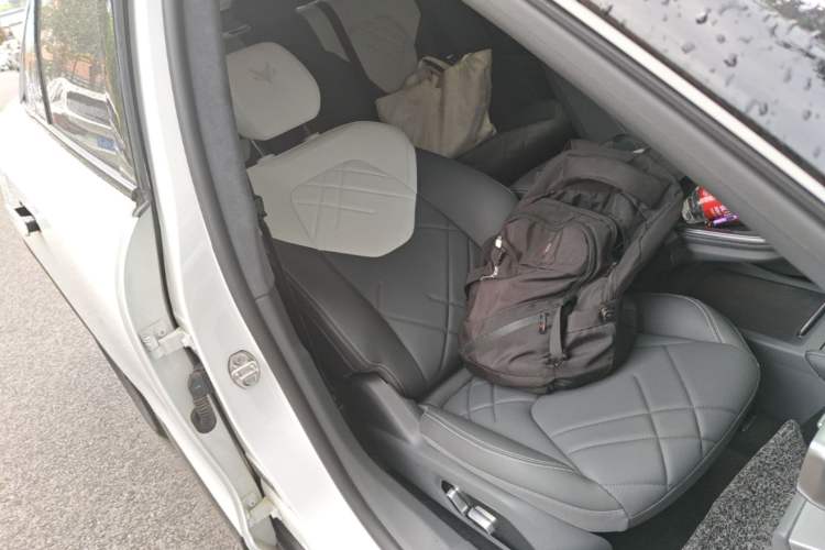 Used ARCFOX Alpha S 2023 735E+ Forest Edition 160kW Right Front Seat