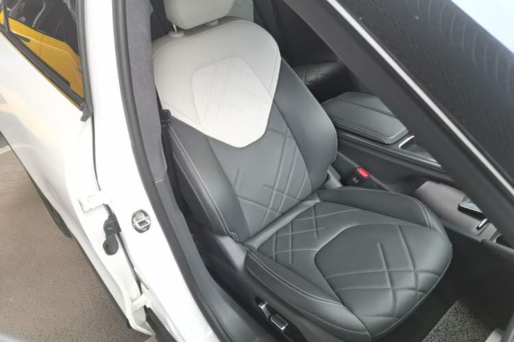 Used ARCFOX Alpha S 2023 735E+ Forest Edition 160kW Right Front Seat