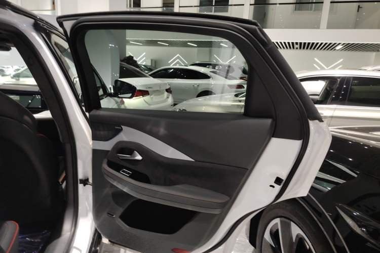 Used ARCFOX Alpha S 2023 Pioneer Edition Right Rear Door Interior