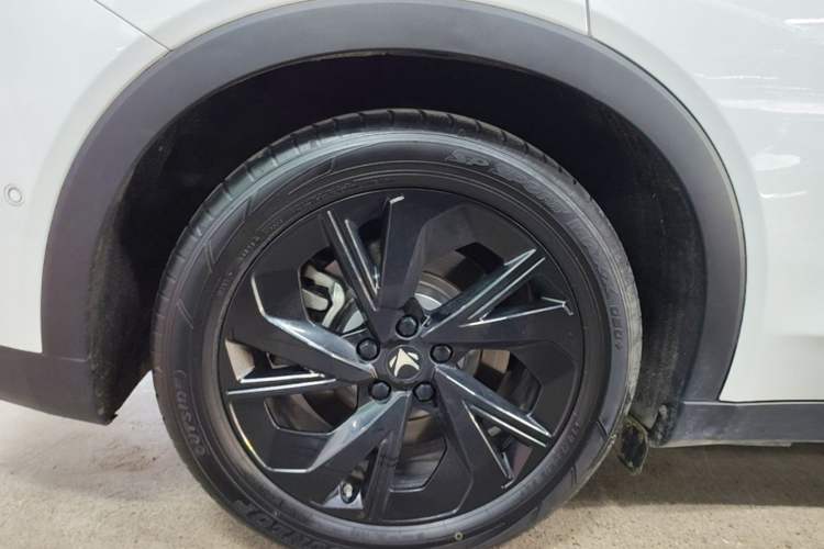 Used ARCFOX Alpha S 2023 650E Forest Edition PRO 175kw Right Rear Wheel Hub