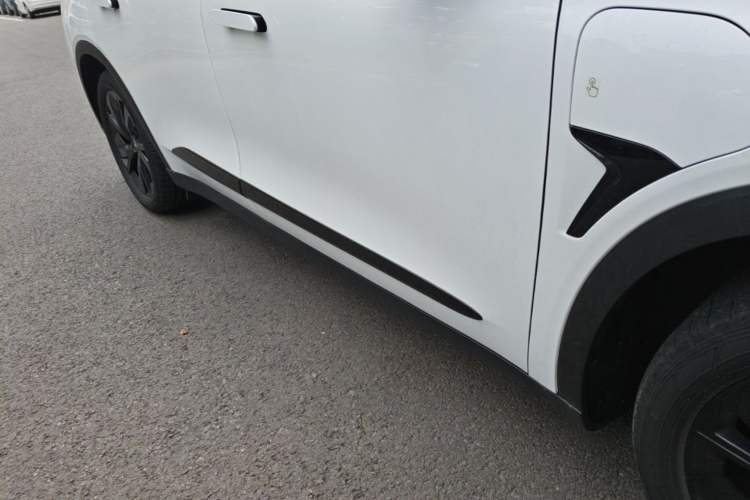 Used ARCFOX Alpha S 2023 735E+ Forest Edition 160kW Right Side Sill