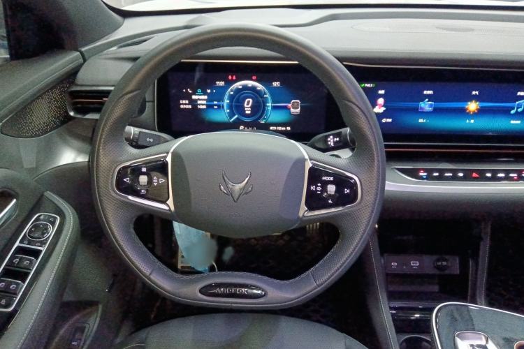 Used ARCFOX Alpha S 2023 525 Forest Edition 175kW Steering Wheel