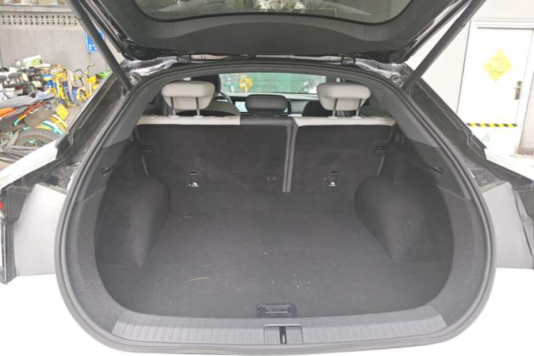 Used ARCFOX Alpha S 2023 735E+ Forest Edition 160kW Trunk