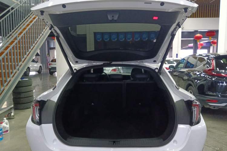 Used ARCFOX Alpha S 2023 525 Forest Edition 175kW Trunk