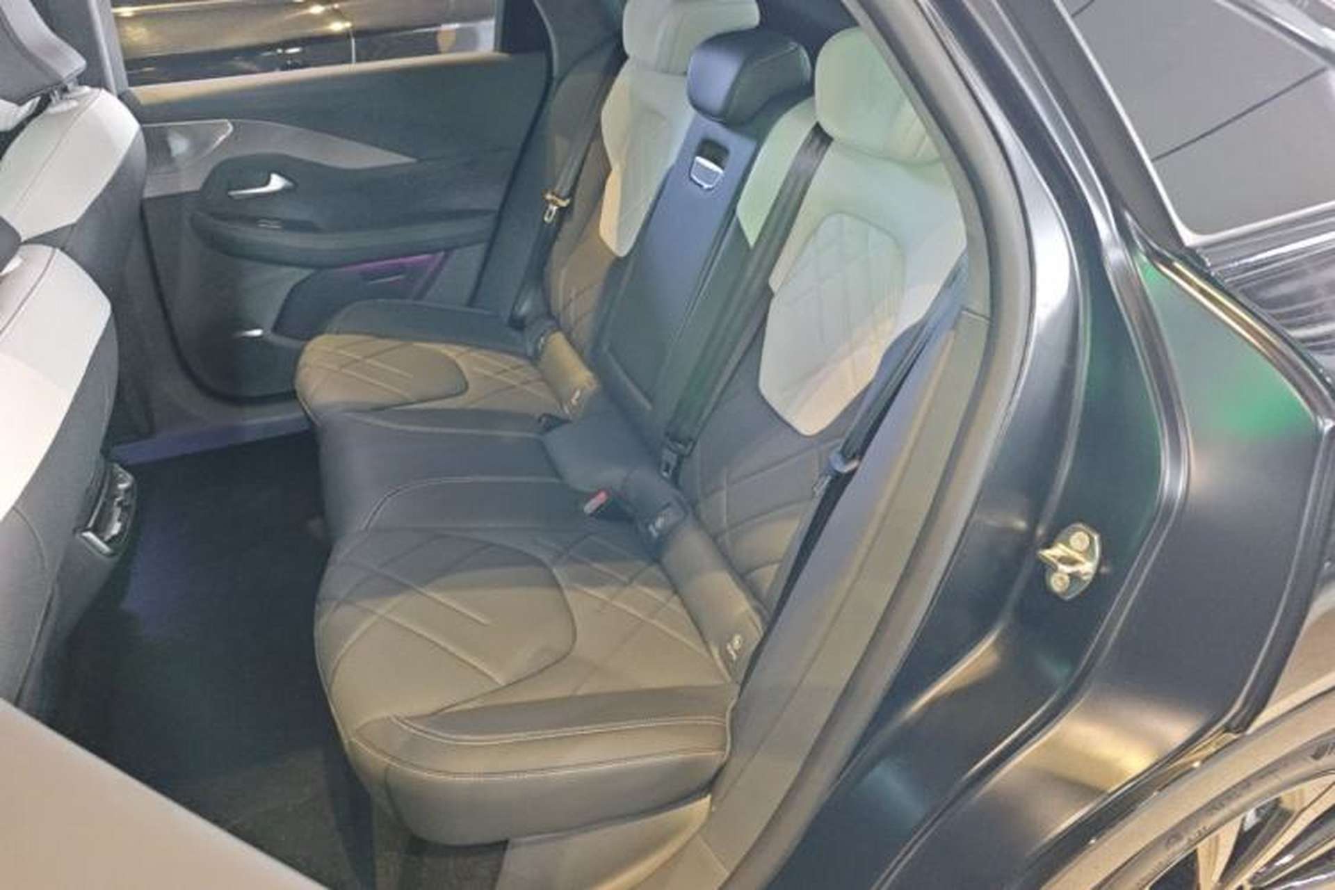 Used ARCFOX Alpha S 2024 Pioneer Edition PRO Left Rear Seat