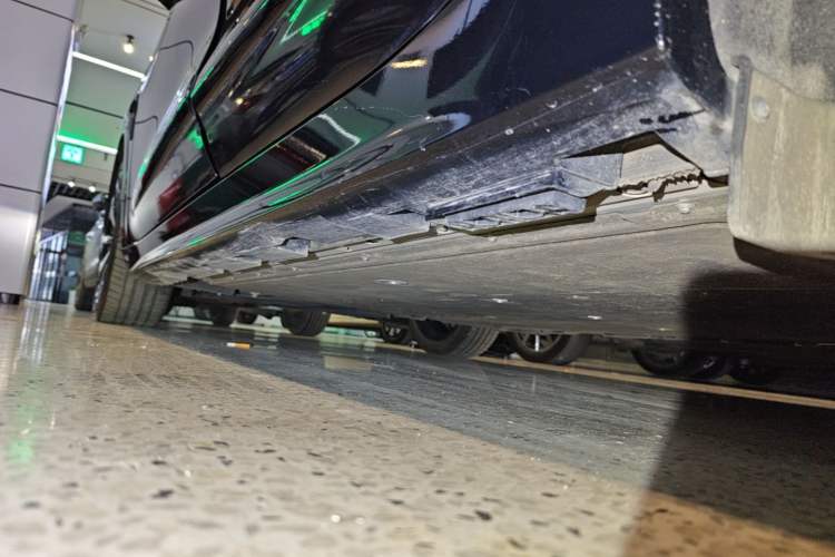 Used ARCFOX Alpha S 2024 Pioneer Edition PRO Left Side Sill