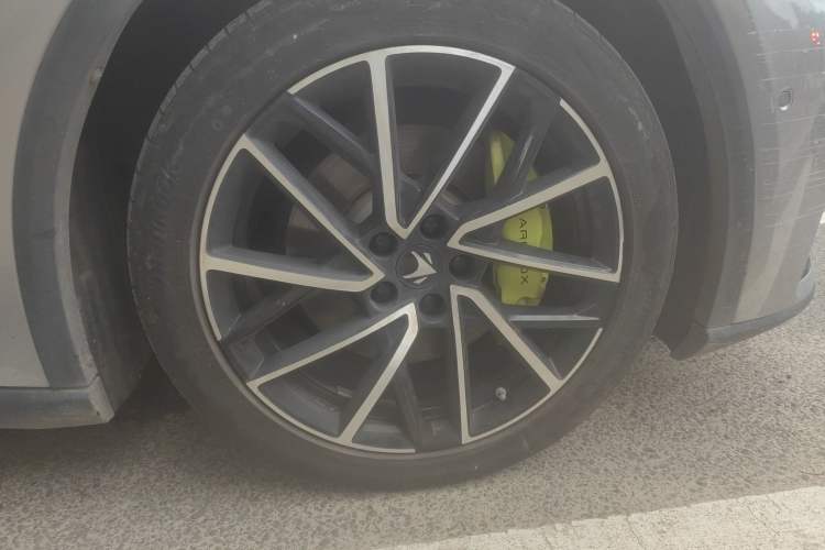 Used ARCFOX Alpha S5 2024 560MAX 185kW Right Front Wheel Hub