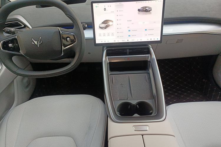 Used ARCFOX Alpha S5 2025 Facelifted 560MAX 185kW Center Console