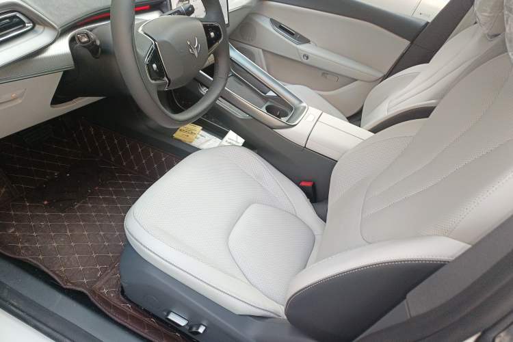 Used ARCFOX Alpha S5 2025 Facelifted 560MAX 185kW Left Front Seat
