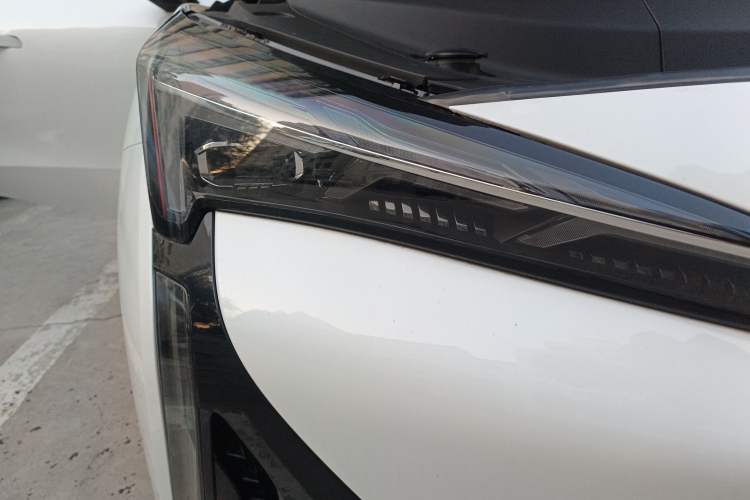 Used ARCFOX Alpha S5 2025 Facelifted 560MAX 185kW Right Front Headlight