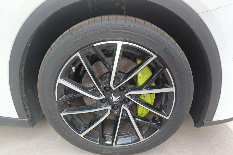 Used ARCFOX Alpha S5 2025 Facelifted 560MAX 185kW Right Front Wheel Hub