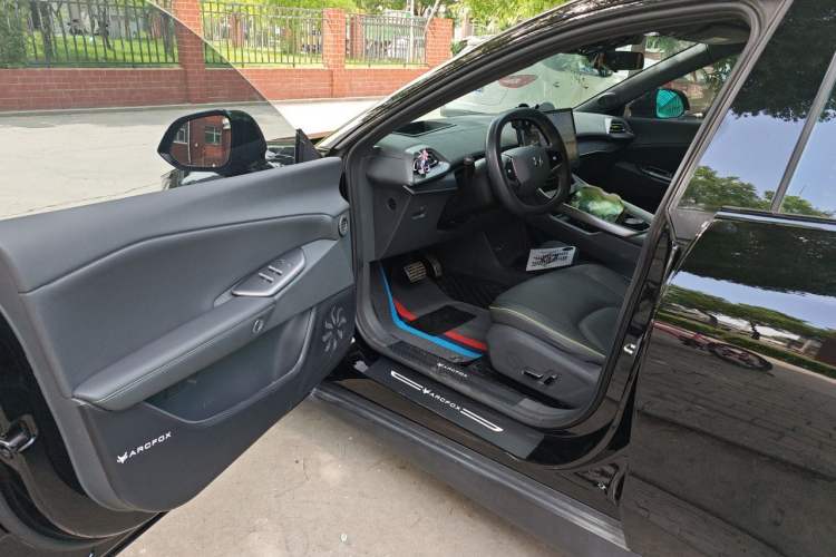 Used ARCFOX Alpha S5 2024 560MAX 185kW Driver Seat