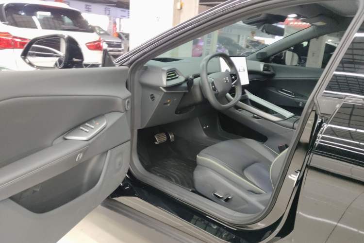 Used ARCFOX Alpha S5 2024 560MAX 185kW Interior 3