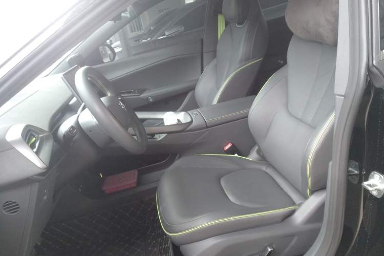 Used ARCFOX Alpha S5 2024 560MAX 185kW Left Front Seat