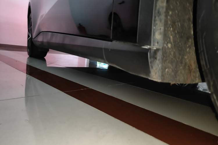 Used ARCFOX Alpha S5 2024 708MAX 200kW Right Side Sill