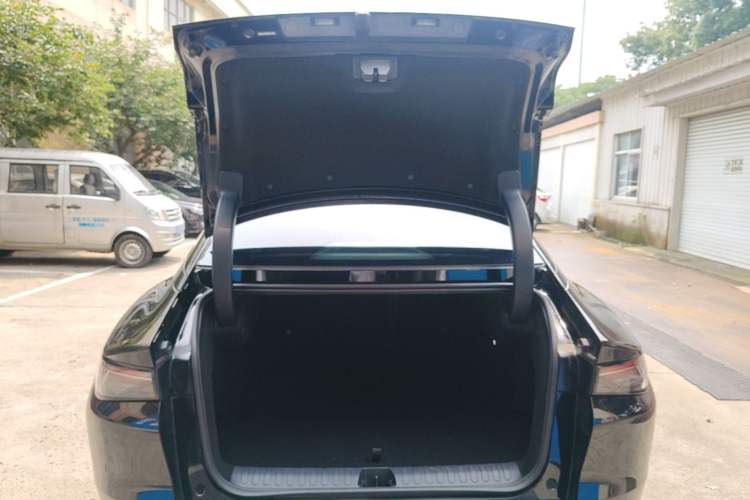 Used ARCFOX Alpha S5 2024 560PRO 185kW Trunk