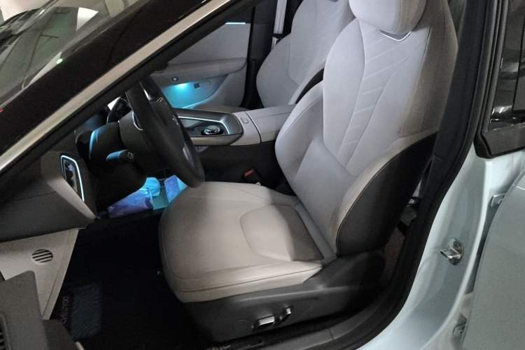 Used ARCFOX Alpha S5 2024 560MAX 185kW Left Front Seat