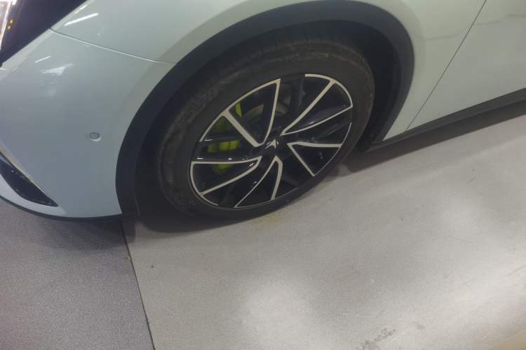 Used ARCFOX Alpha S5 2024 560MAX 185kW Left Front Wheel Hub