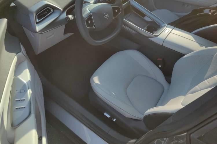 Used ARCFOX Alpha S5 2024 560PRO 185kW Driver Seat