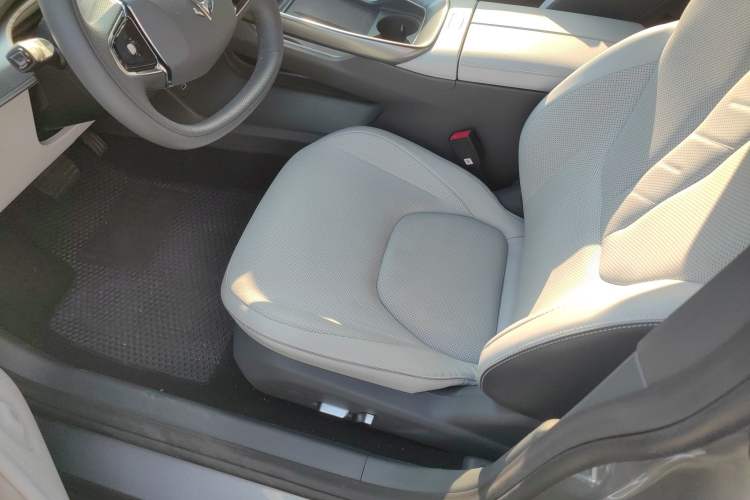 Used ARCFOX Alpha S5 2024 560PRO 185kW Left Front Seat