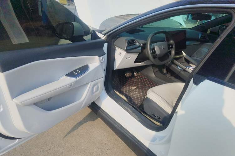 Used ARCFOX Alpha S5 2024 560MAX 185kW Driver Seat