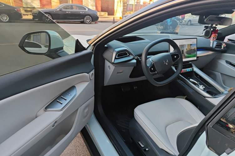 Used ARCFOX Alpha S5 2024 560MAX 185kW Driver Seat