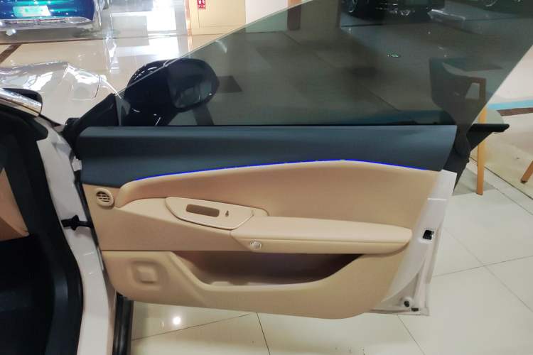 Used ARCFOX Alpha S5 2024 560MAX 185kW Interior 5