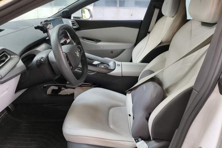 Used ARCFOX Alpha S5 2024 560MAX 185kW Left Front Seat