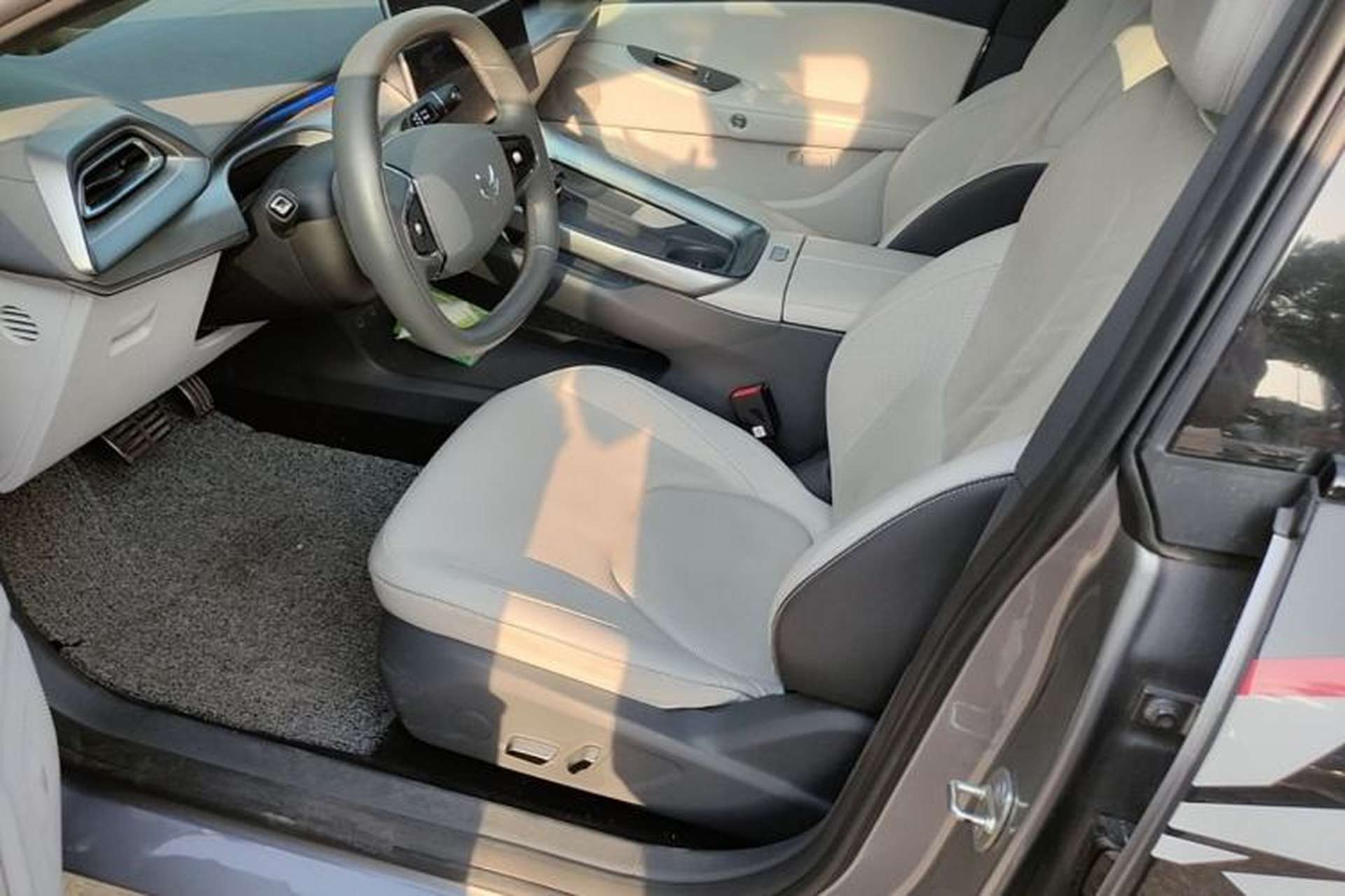Used ARCFOX Alpha S5 2024 560MAX 185kW Left Front Seat